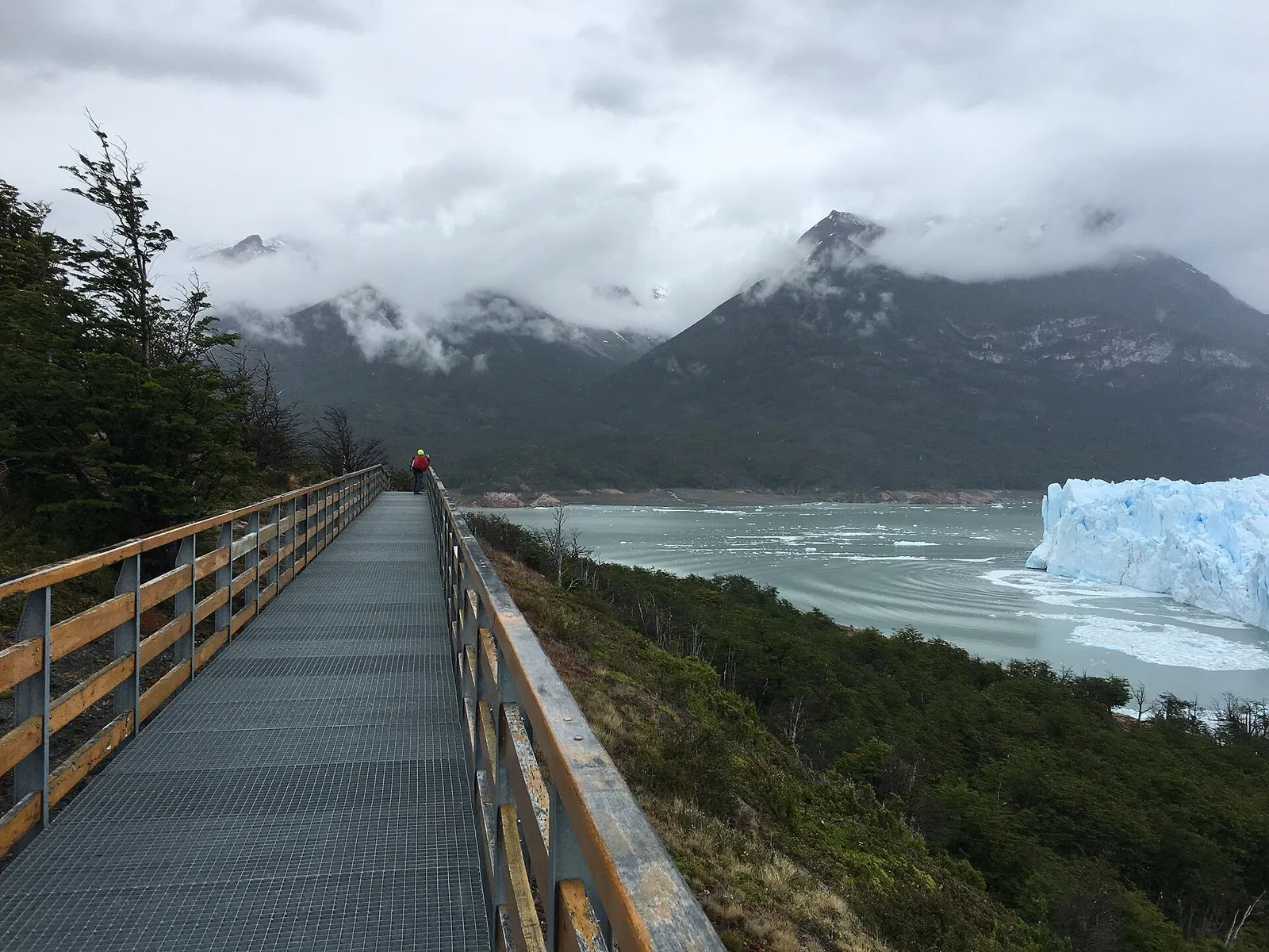 Perito Moreno Glacier walkway 1